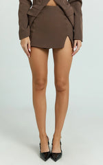 Larah Mini Skort - Mid Rise Leg Split Fitted Skort in Chocolate